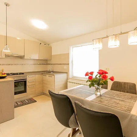 Mario Apartman Póla